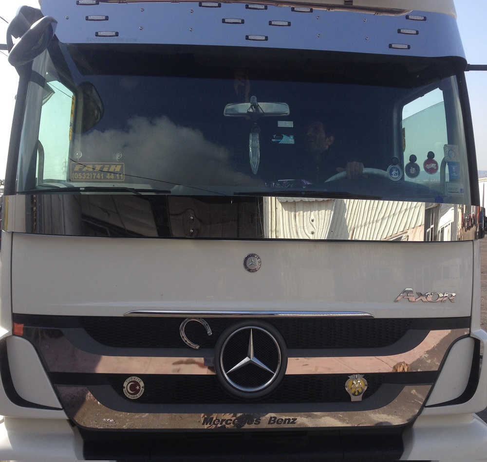 Mercedes Axor Sineklik (Silecek Önü) Mercedes Axor Sineklik (Silecek Önü)